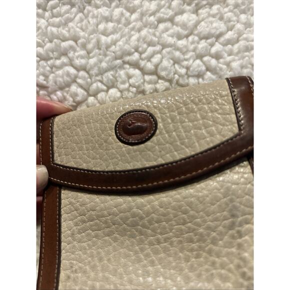 Vtg Dooney & Bourke French wallet Change Bone & British Tan Trim Kisslock small - Picture 2 of 8